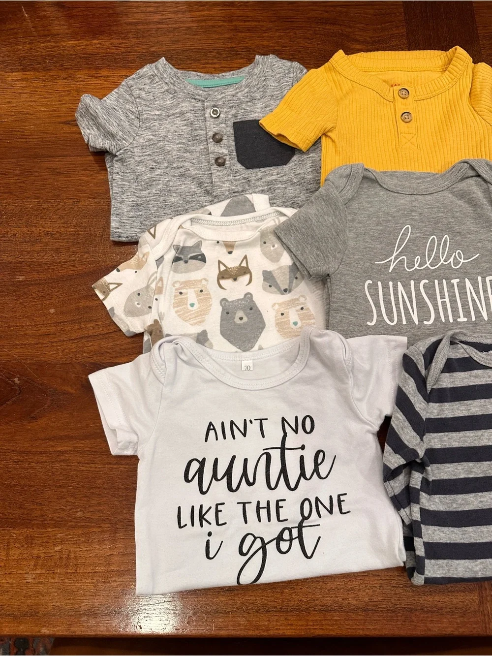 EUC/New Bundle of Baby Boys Onesies and Top, 3-6 Months, Set of 7